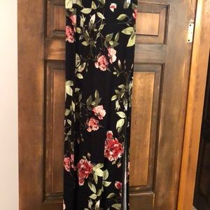 Maxi skirt with side slit